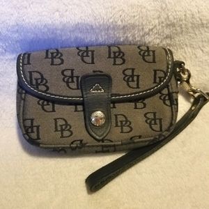 Dooney and Bourke Vintage signature logo wristlet
